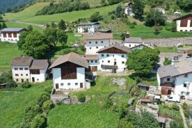 Geschlossener Hof, mit ca. 19 ha Grundfläche in der Gemeinde Laas, zu verkaufen