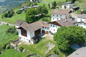 Geschlossener Hof, mit ca. 19 ha Grundfläche in der Gemeinde Laas, zu verkaufen