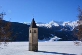 Graun im Vinschgau/St. Valentin: Idyllisches Bauernhaus in Traumlage zu verkaufen