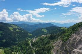 Hof in exklusiver Panoramalage in Proveis zu verkaufen