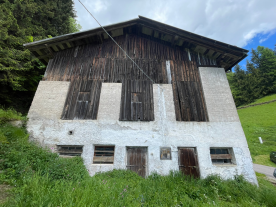 Hof in exklusiver Panoramalage in Proveis zu verkaufen